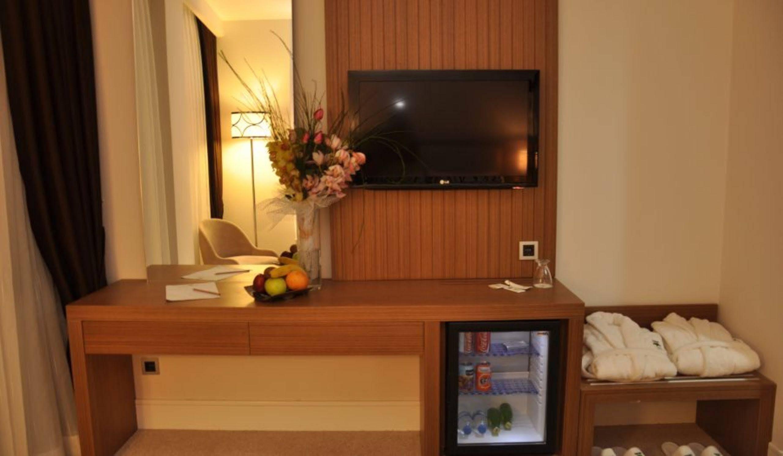 Taksim Line Hotel Estambul Exterior foto